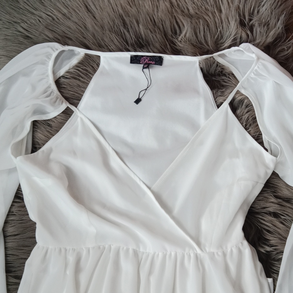 Beautiful flowy dress - Picture 7 of 8